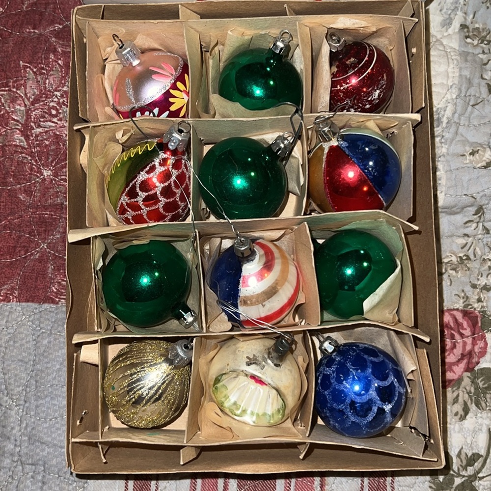 Mixed lot mercury glass & other Christmas ornaments indents